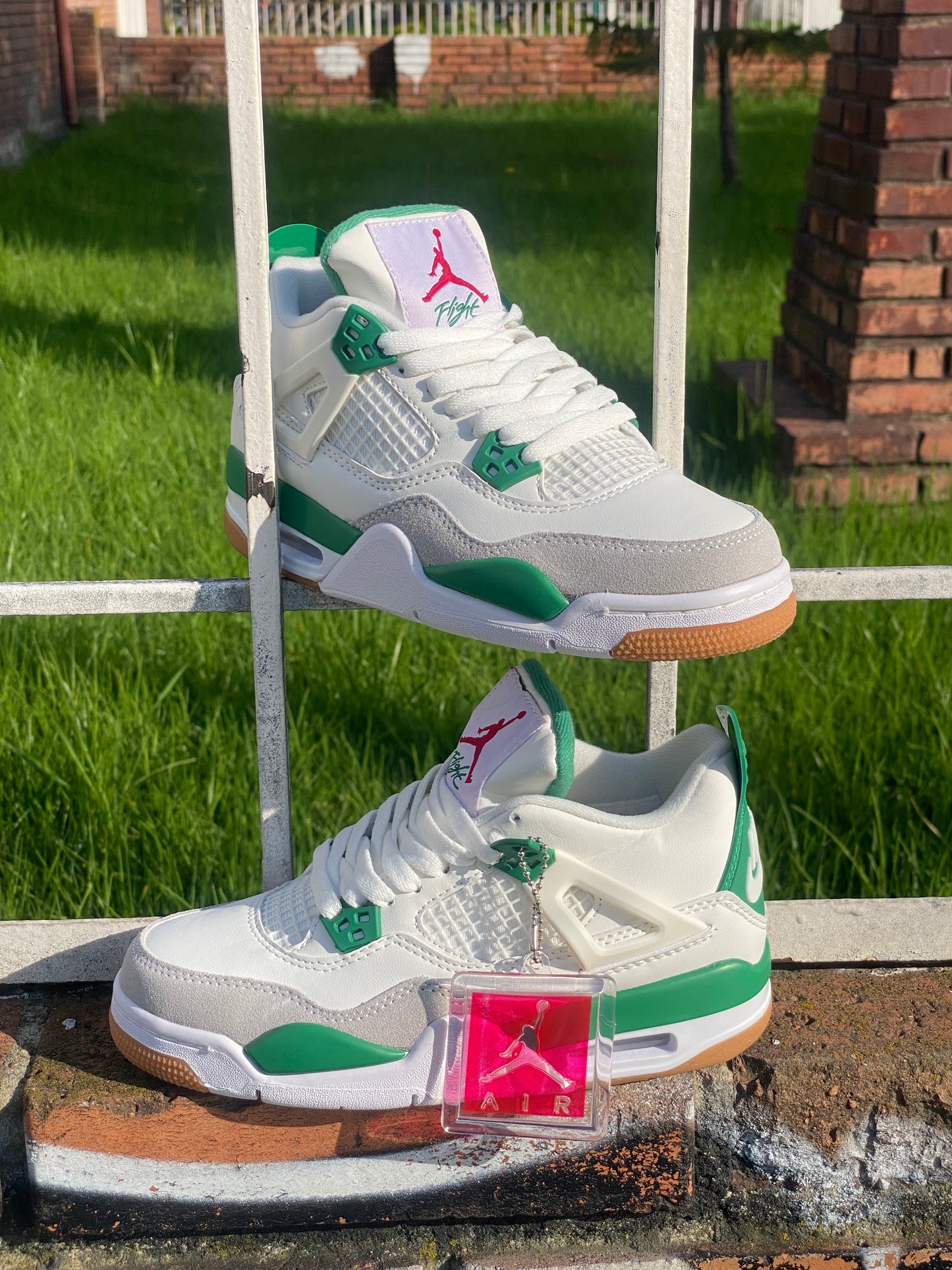 NIKE AIR JORDAN RETRO 4