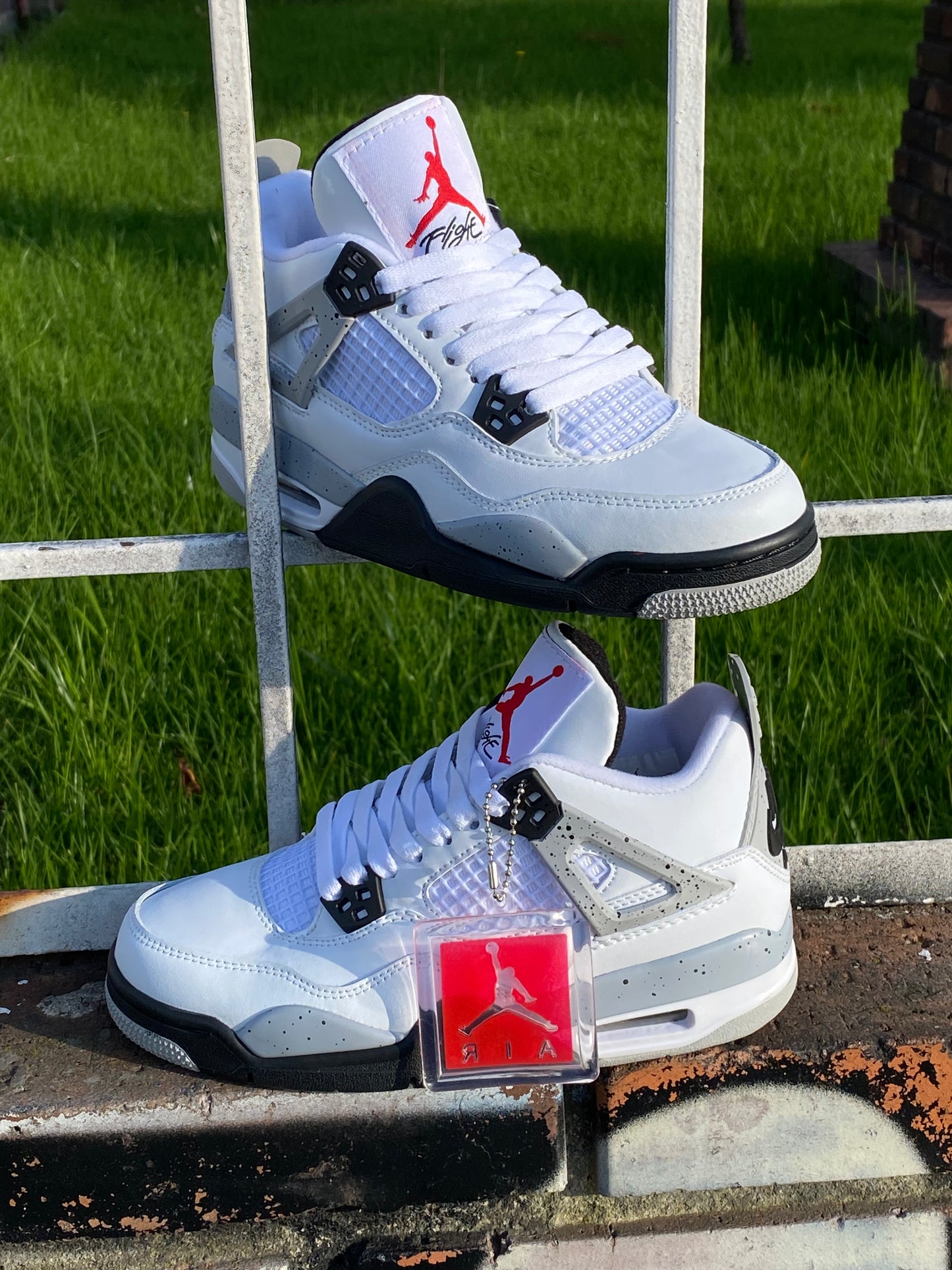 NIKE AIR JORDAN RETRO 4