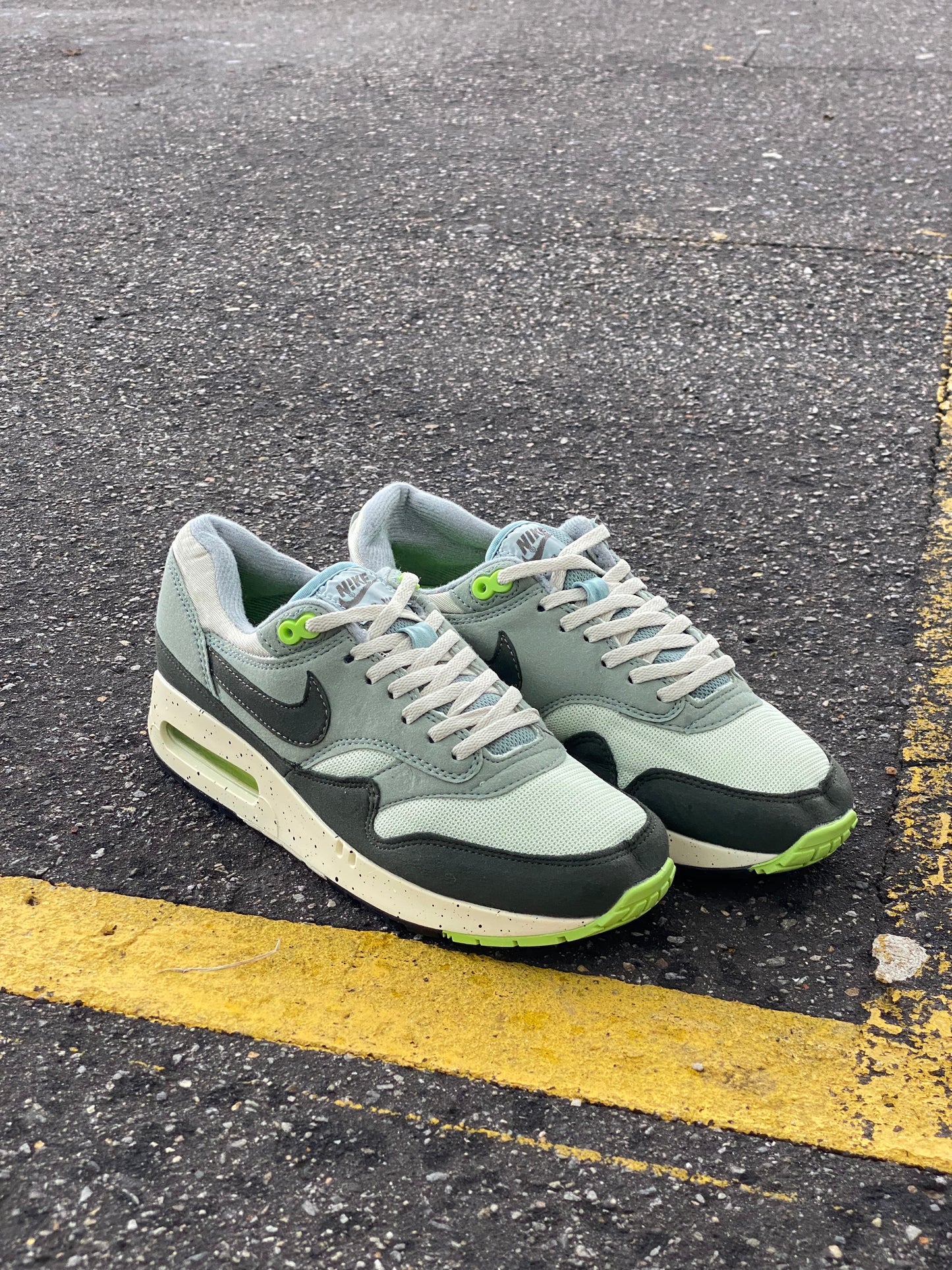 NIKE AIR MAX 1